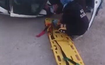 Elazığ’da bir otomobil, sürücüsünün kontrolünü kaybetmesi sonucu takla attı ve