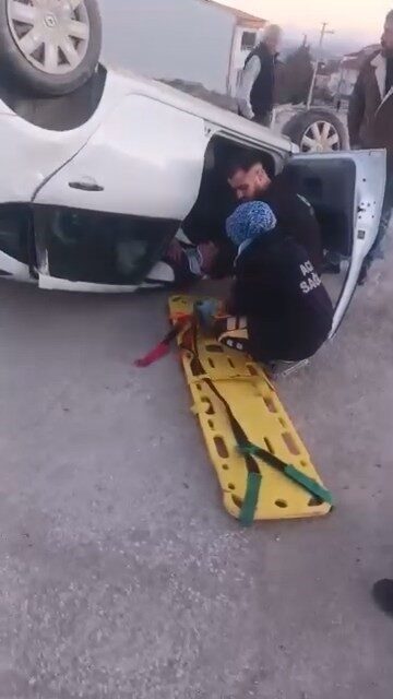 Elazığ’da bir otomobil, sürücüsünün kontrolünü kaybetmesi sonucu takla attı ve