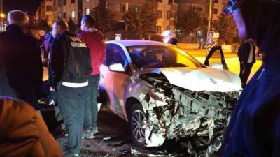 Elazığ’ın Ataşehir Mahallesi Kuvayi Milliye Caddesi’nde meydana gelen trafik kazasında,