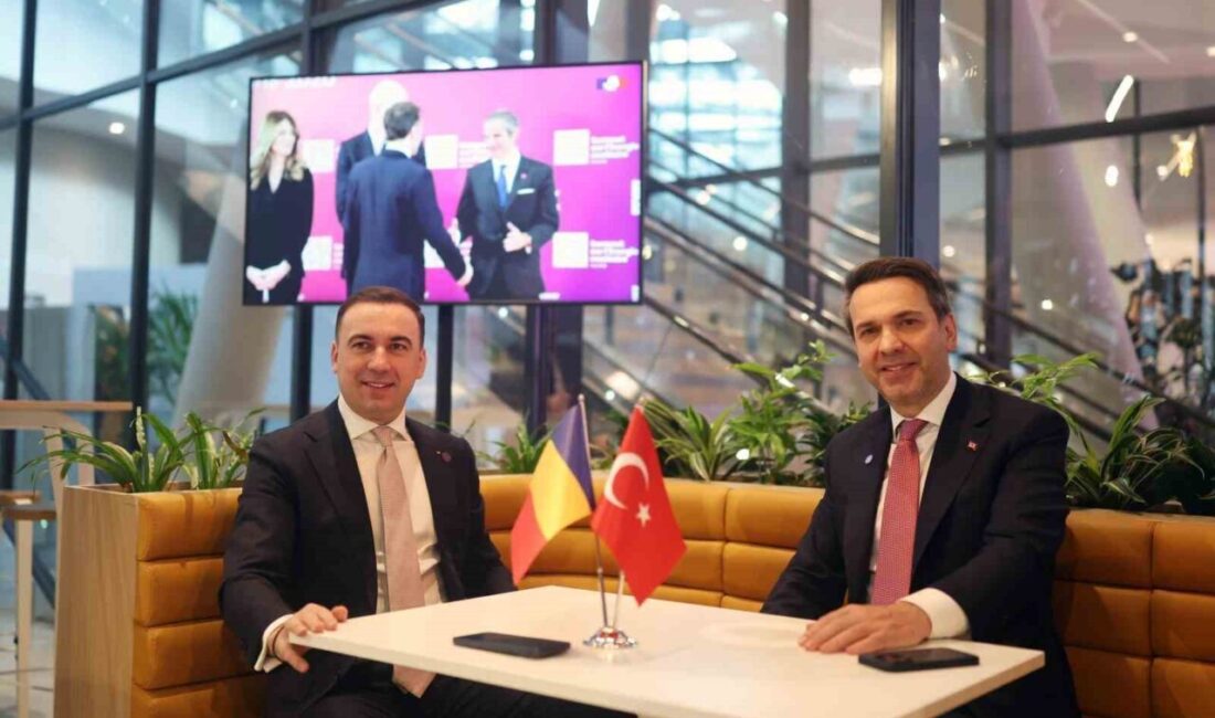 Enerji ve Tabii Kaynaklar Bakanı Alparslan Bayraktar, Paris’te düzenlenen 2.