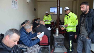 Tercan ilçesinde trafik ekipleri, vatandaşları bilgilendirmek ve farkındalık oluşturmak amacıyla