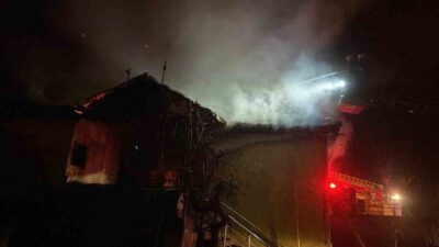 Erzincan’da bir evde meydana gelen yangın, itfaiye ekiplerinin hızlı müdahalesiyle