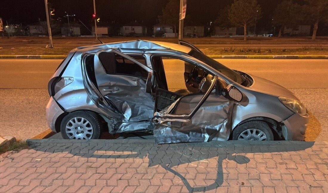 Erzincan’da meydana gelen trafik kazasında, Recep Tayyip Erdoğan Bulvarı üzerindeki