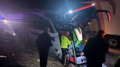 Erzincan’ın Sakaltutan Geçidi mevkisinde meydana gelen bir trafik kazasında, yolcu