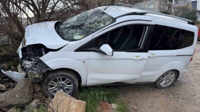 Osmaniye’nin Bahçe ilçesinde, Karşıyaka Mahallesi’nde meydana gelen trafik kazasında, yokuş