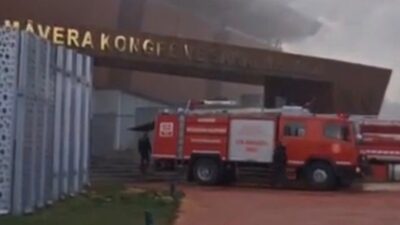Gaziantep Üniversitesi Mavera Kongre ve Sanat Merkezi’nde dün akşam çıkan