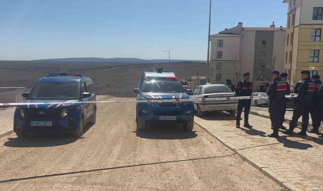 Gaziantep’in Şahinbey ilçesinin Güneyşehir Mahallesi’ne bir füze parçası düştü. Yetkililer,