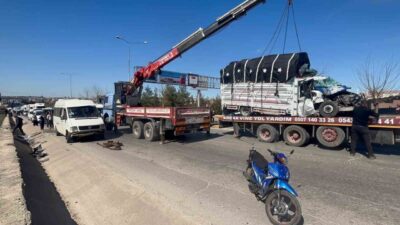 Gaziantep’te, Şehitkamil ilçesi Gatem Kavşağı yakınlarında meydana gelen trafik kazasında,