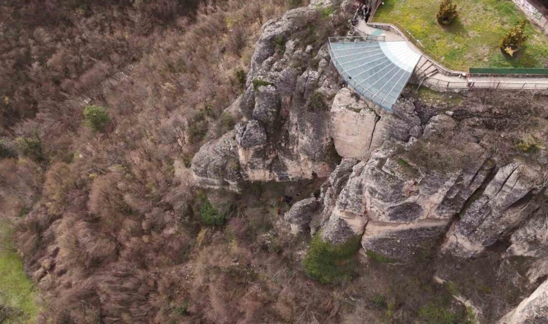 Karabük’ün Safranbolu ilçesinde, İncekaya Kanyonu üzerinde bulunan cam seyir terasından