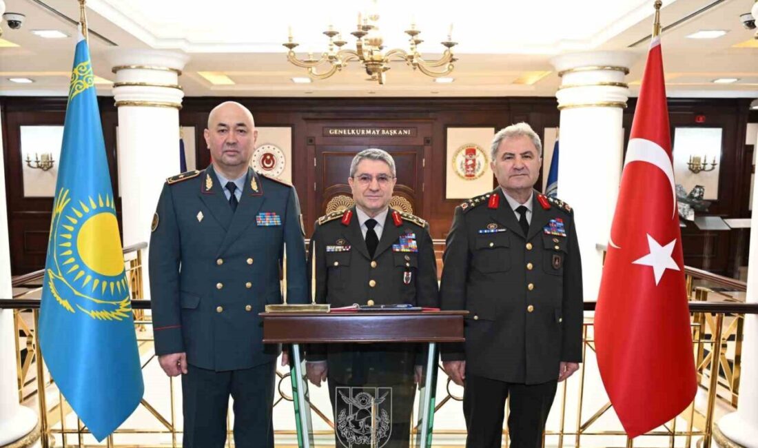 Genelkurmay Başkanı Orgeneral Selçuk Bayraktaroğlu, Kazakistan Kara Kuvvetleri Komutanı Tuğgeneral