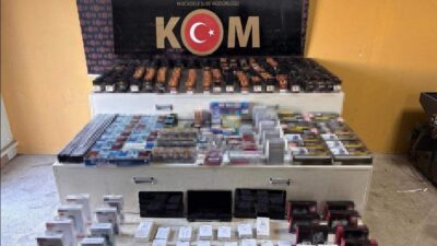 Sakarya’nın Serdivan ilçesinde polis tarafından gerçekleştirilen operasyonda kaçakçılıkla suçlanan 3