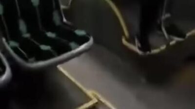 Kocaeli’de seyir halindeki bir halk otobüsünde yaşanan tatsız olay, yolcular