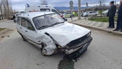 Kütahya’nın Hisarcık ilçesinde meydana gelen trafik kazasında 2 kişi yaralandı.