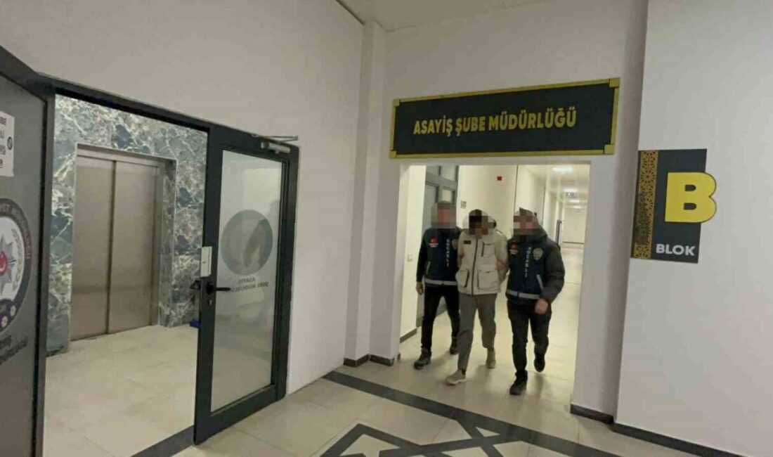 Kocaeli’nin İzmit ilçesinde bir evden çalınan 400 bin TL değerinde