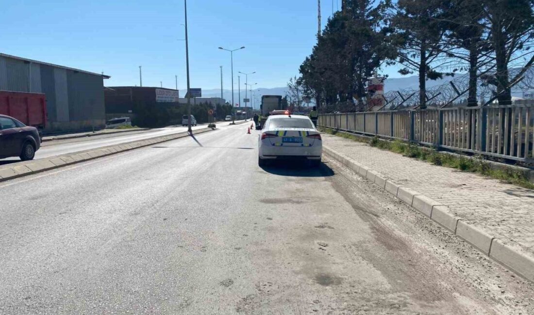 Kocaeli’nin Körfez ilçesinde meydana gelen trafik kazasında, iki tır arasında
