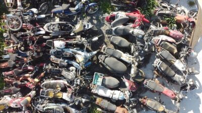 İncirliova ilçesinde plakası olmayan ve abartılı egzoz kullanan motosikletler üzerinde