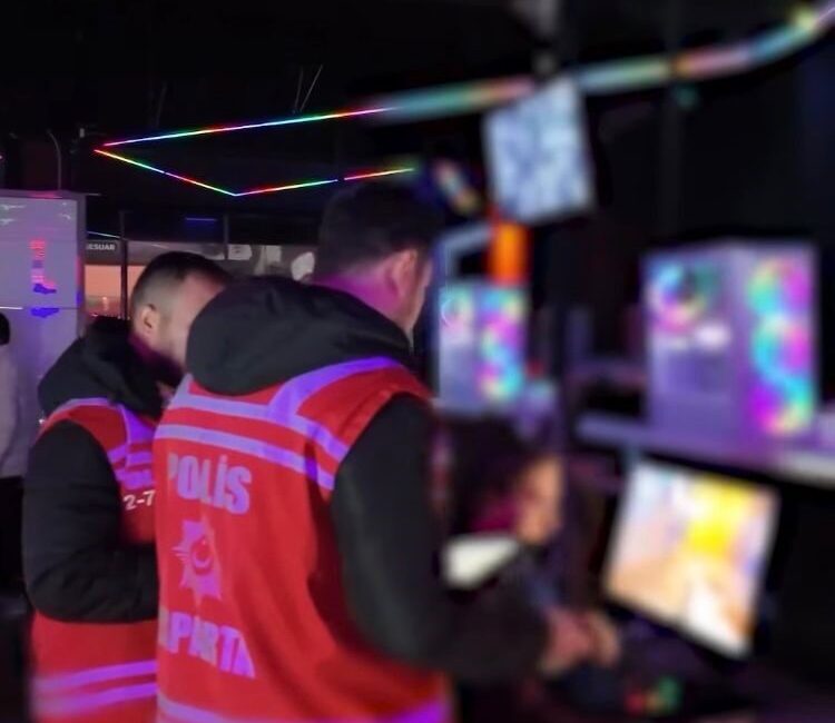 Isparta’da, polis ekipleri tarafından son bir haçta yapılan denetimlerde 25