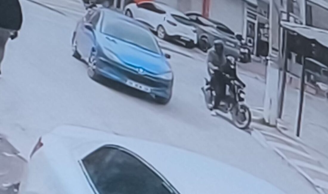 İzmir’in Aliağa ilçesinde meydana gelen olayda, motosiklet kullanan silahlı 2