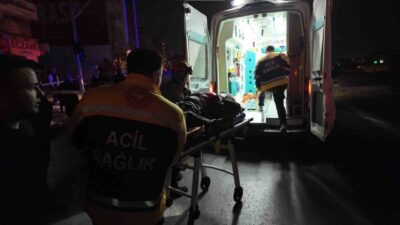 Kadıköy Rıhtım’da gece saatlerinde meydana gelen trafik kazasında, takla atan