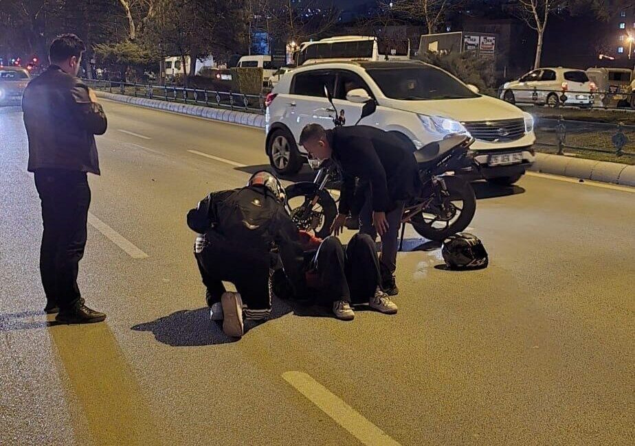 Eskişehir’de dün akşam saatlerinde meydana gelen bir trafik kazasında, motosiklet