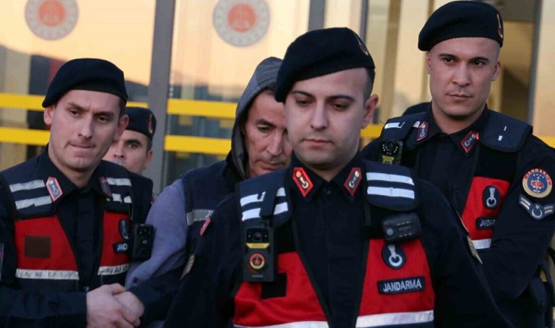 Muğla’nın Kavaklıdere ilçesinde bir adam, eşini bıçaklayarak öldürdükten sonra tutuklandı.