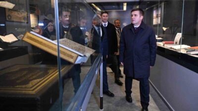 Kırıkkale İslami Değerler Külliyesi’nde, vatandaşlar dualarla Kadir Gecesi’ni kutladı. Bin