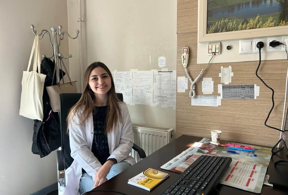 Kadışehri Devlet Hastanesi kadrosunu güçlendirmeye devam ediyor. Hastanede İç Hastalıkları