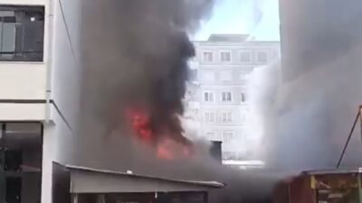 Pazarcık ilçesinde bulunan bir manavda çıkan yangın, ekiplerin hızlı müdahalesi