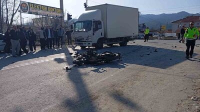 Gölhisar ilçesinde meydana gelen trafik kazasında bir kadın motosiklet sürücüsü