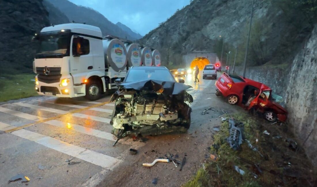 Karabük’te iki aracın çarpışması sonucu meydana gelen trafik kazasında 1