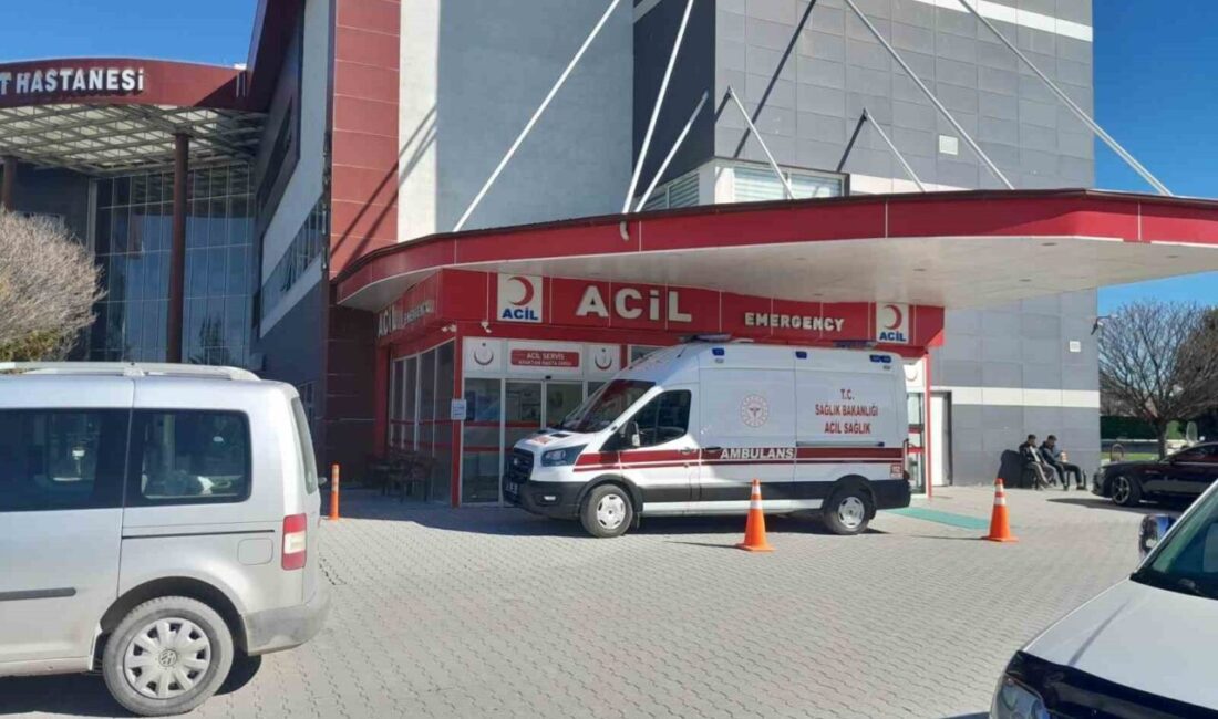 Konya’nın Karapınar ilçesinde yayaya çarpan bir motosiklet sonucu yaralanan bir
