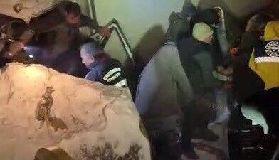 Erzurum’un Karayazı ilçesinde etkili olan şiddetli kar yağışı ve fırtına
