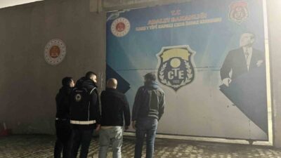 Kars’ta, göçmen kaçakçılığına yönelik gerçekleştirilen operasyonda 23 düzensiz göçmen ile