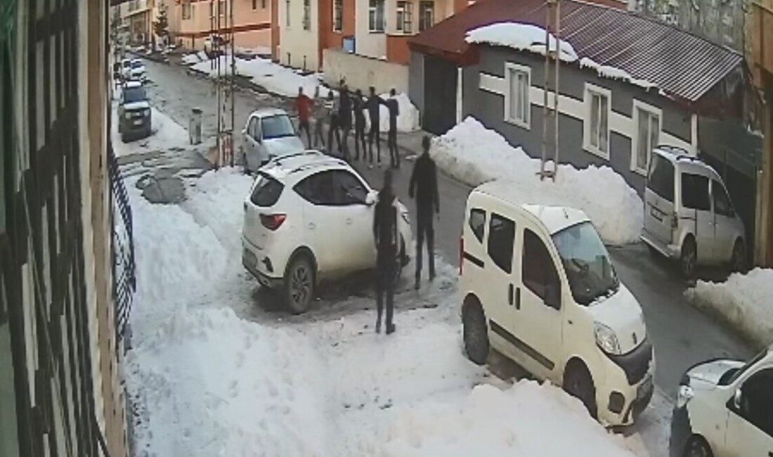 Kars’ta meydana gelen olayda, İstasyon Mahallesi Ünal Özgödek Caddesi’nde iftar