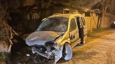 Taşköprü ilçesinde meydana gelen trafik kazasında, bir kişi taşa çarpması
