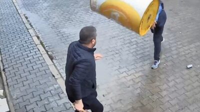Afyonkarahisar ilinde bir tekel bayisinde meydana gelen kavga, güvenlik kameraları