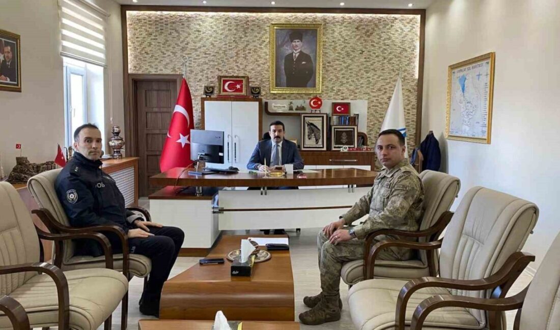 Arpaçay ilçesinde, güvenlik ve asayiş konularının ele alındığı bir toplantı
