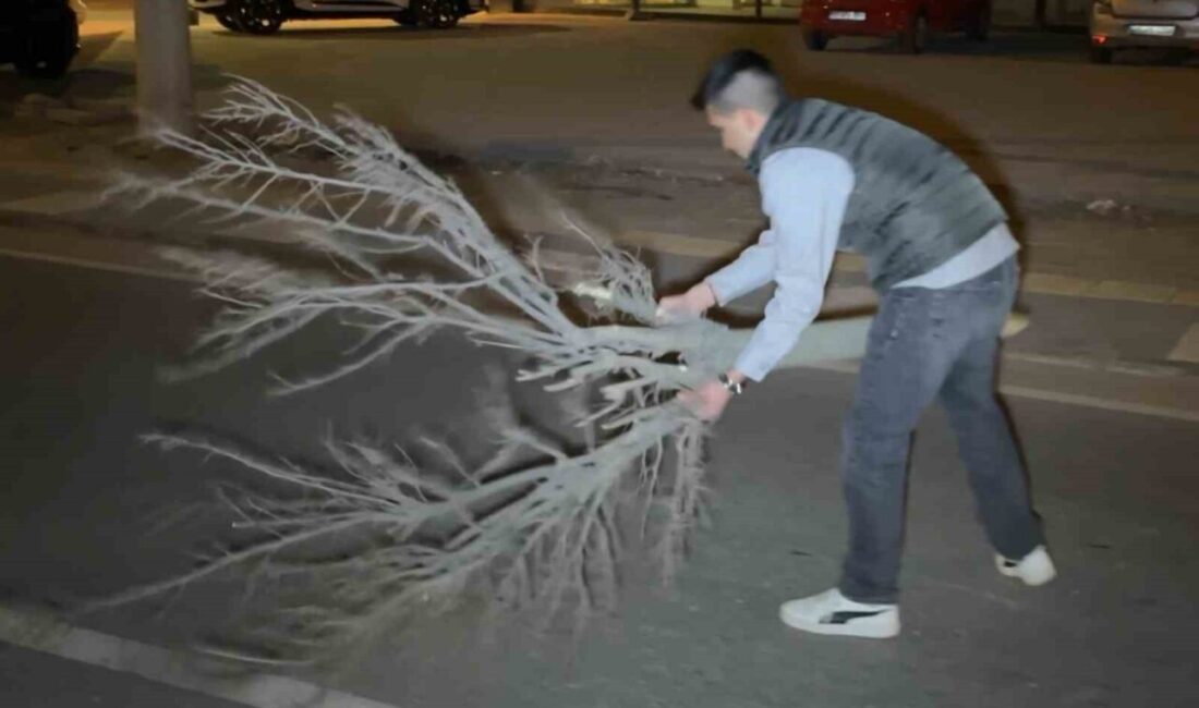 Aksaray’da gece yarısı meydana gelen bir trafik kazasında sürücü, kontrolü