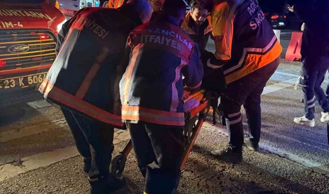 Elazığ’da meydana gelen trafik kazasında iki otomobil çarpıştı ve kazada