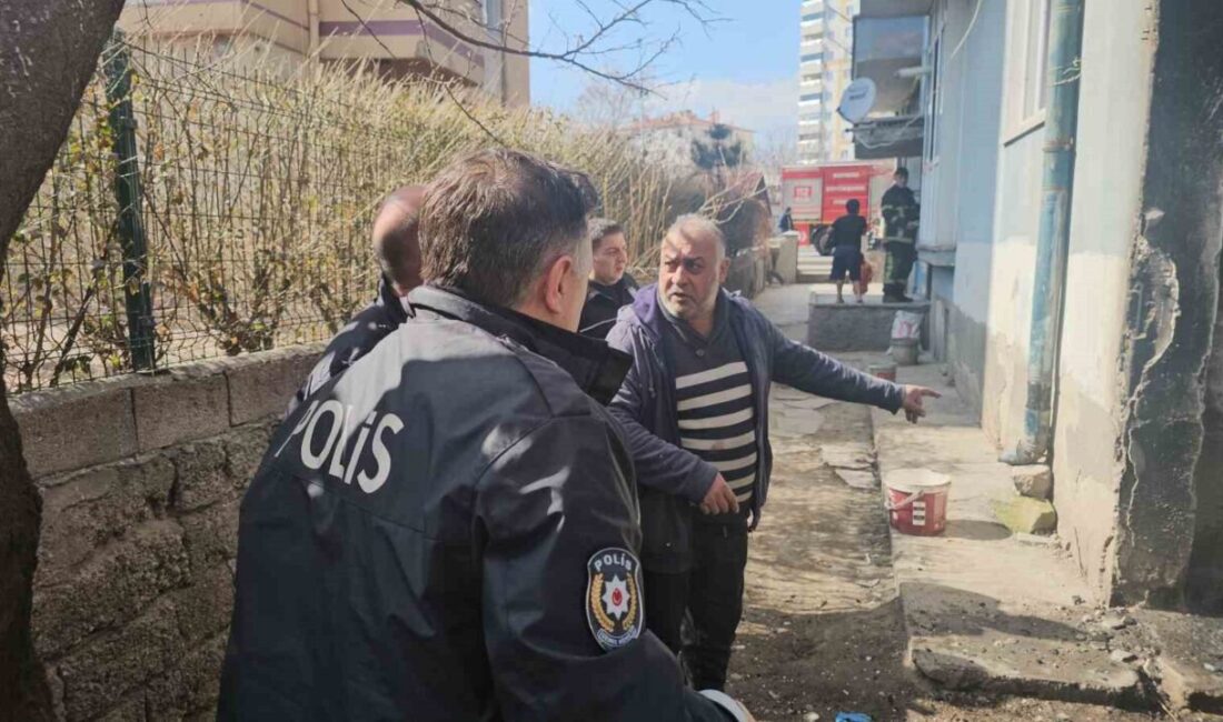 Kayseri’nin Melikgazi ilçesinde bir apartmanın bahçesinde çıkan yangınla ilgili kahramanlık