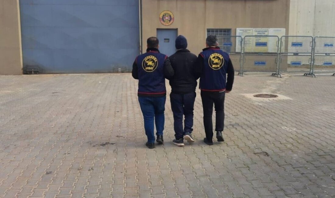 Gaziantep’te, jandarma ekipleri tarafından yakalanan 3 aranan şahıs, kesinleşmiş 11’er