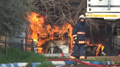 Kilis’te bir sivil toplum kuruluşuna ait prefabrik bir binada çıkan