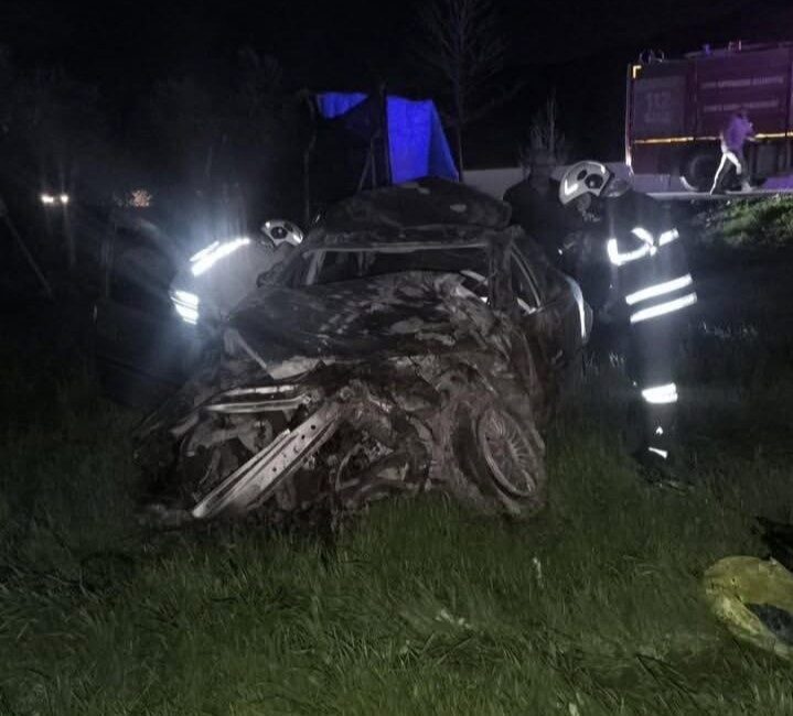 Kırkhan ilçesinde, gece saatlerinde meydana gelen trafik kazasında, sürücüsünün direksiyon