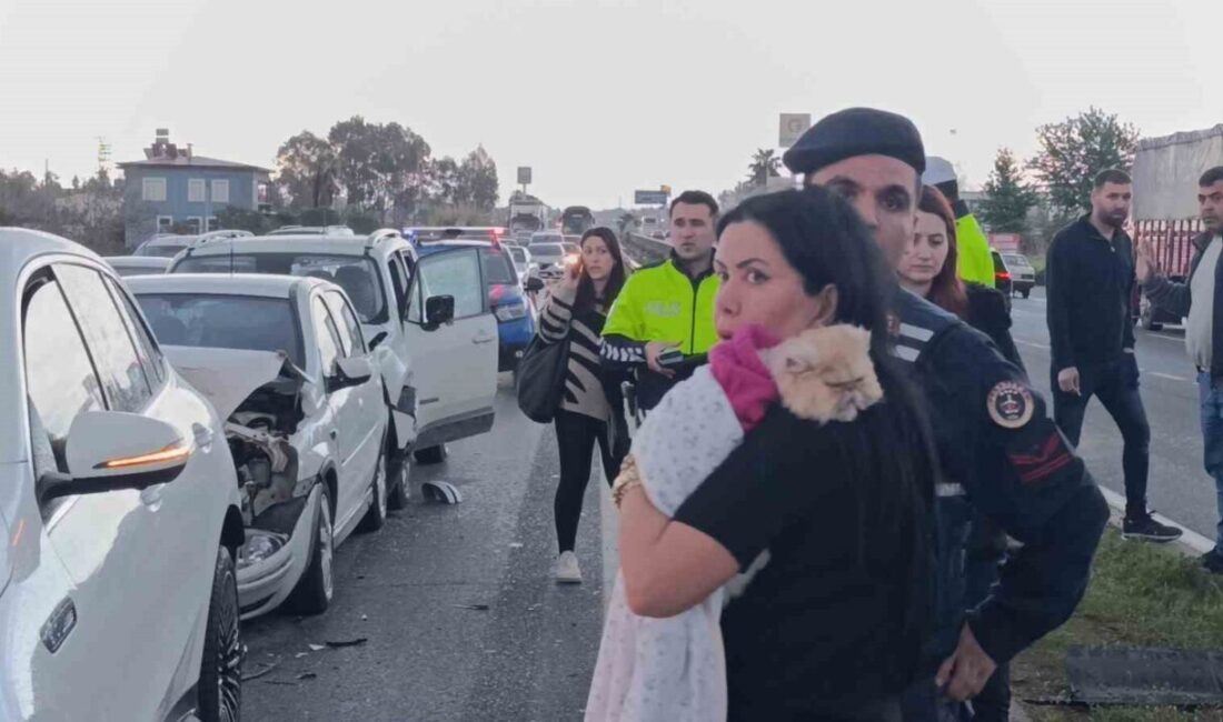 Manavgat ilçesinde meydana gelen trafik kazasında 4 kişi yaralandı. Alanya-Manavgat