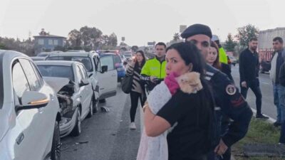 Manavgat ilçesinde meydana gelen trafik kazasında 4 kişi yaralandı. Alanya-Manavgat