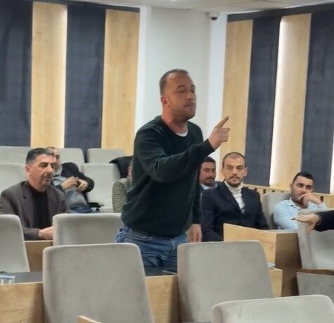 Koçarlı Belediye Meclisi’nin Mart ayı rutin toplantısı, yoğun tartışmalara sahne