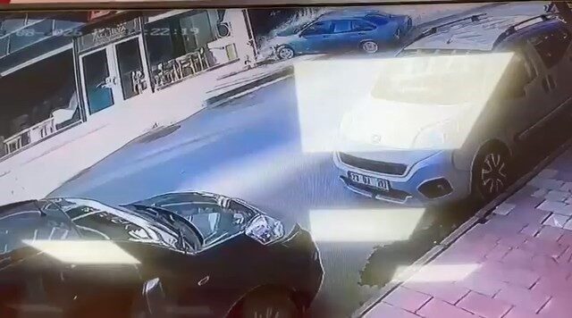Elazığ’da meydana gelen bir olayda, bir otomobilin kontrolünü kaybederek bir