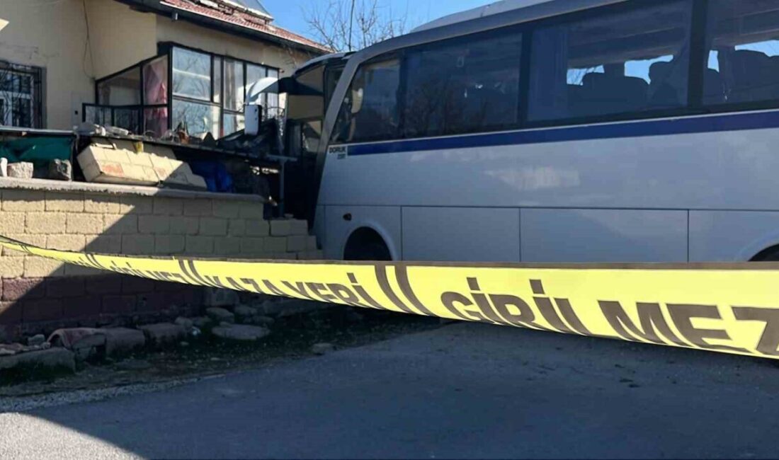Konya’da meydana gelen feci kazada, öğrenci servisi ile belediye otobüsü