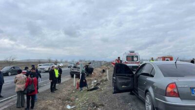 Konya’nın Karapınar ilçesinde meydana gelen trafik kazasında aynı aileden 4