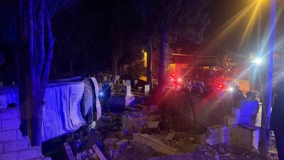 Aydın’ın Köşk ilçesinde meydana gelen trafik kazasında minibüsün yoldan çıkarak